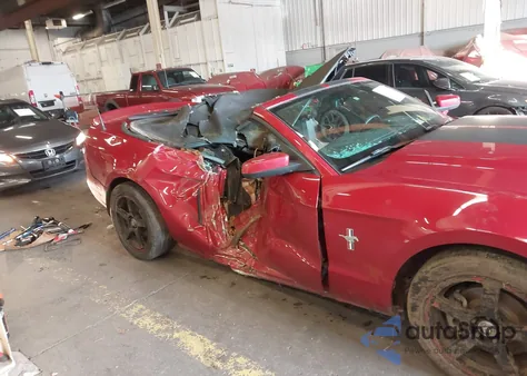 2013 Ford Mustang V6 Premium from USA, damaged, VIN 1ZVBP8EM7D5250033